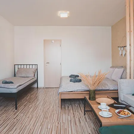 דירה Apartman Na Prazske זנוימו